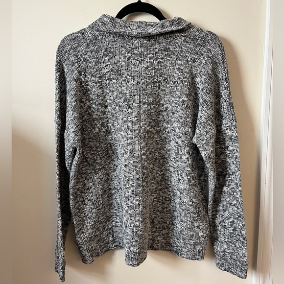 Forever 21 Plus Gray Oversized Knit Sweater Size 1X - Picture 2 of 3